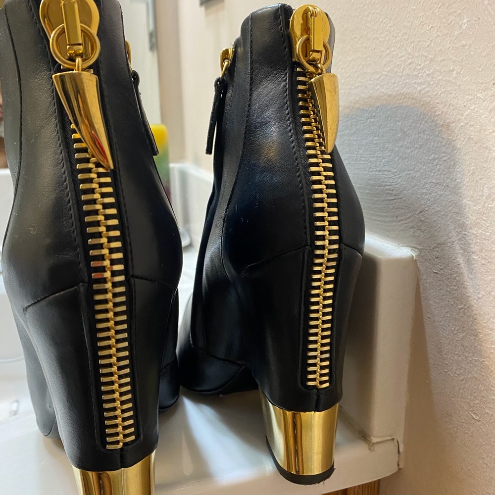 Booties - Picture 3 of 4